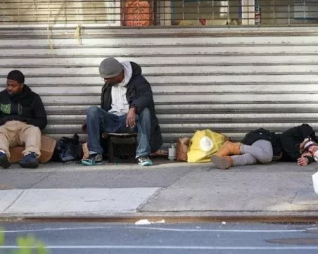 Тръмп поиска бездомните да напуснат „незабавно