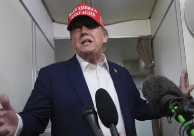 Чатботът на Илон Мъск с изкуствен интелект Grok обяви президента Доналд