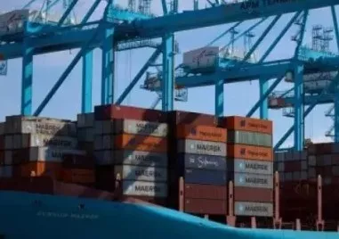 Съединените щати и Китай продължиха двустранното митническо примирие с още