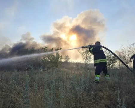 Локализиран е големият пожар край Средец