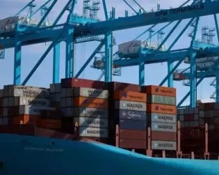 САЩ и Китай удължиха митническото примирие с още 90 дни