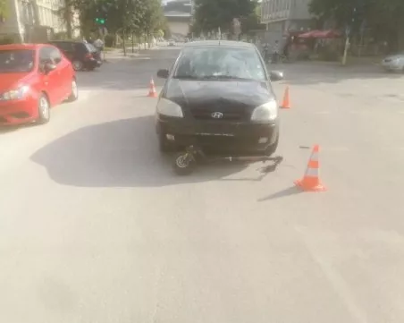 18-годишна шофьорка блъсна младежи на тротинетка в Разград