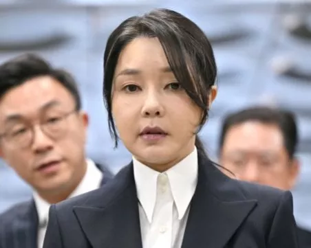 Първата дама на Южна Корея е арестувана по обвинение в корупция