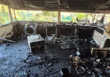 Пожар изпепели до основи дома на майка и двете й деца, бащата на Сияна призова за помощ