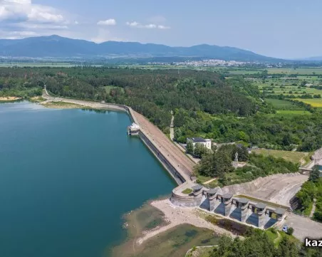 Спад на нивата в язовир „Копринка”