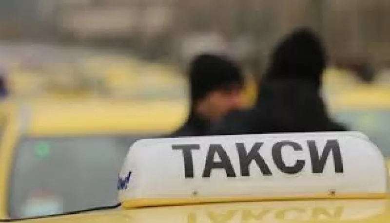 Таксиметров шофьор в Шумен твърди, че е жестоко пребит след спор за паркиране