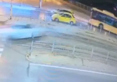 Изтече видео от охранителни камери от момента на зверската катастрофа