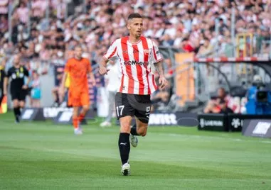 След два мача без победа Краковия отново си осигури три