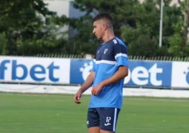 Футболният отбор Несебър чийто юноша е Никола Бургазлиев излезоха с официално