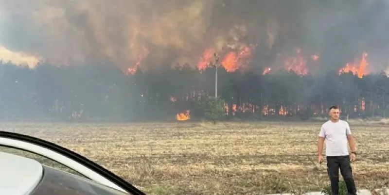 Загасиха напълно пожара в Българово, изгорели са около 17 вили