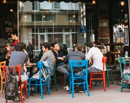 Близо 600 000 души нито учат, нито работят