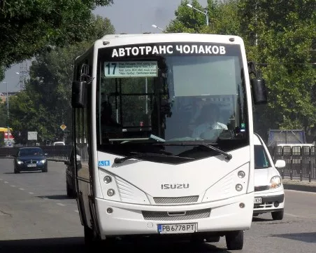 Автобус 17 възстановява движението си по „Шести септември