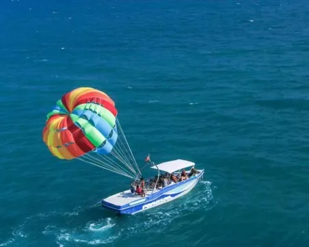 Трагедия! 8-годишно дете загина след падане с парашут в Несебър