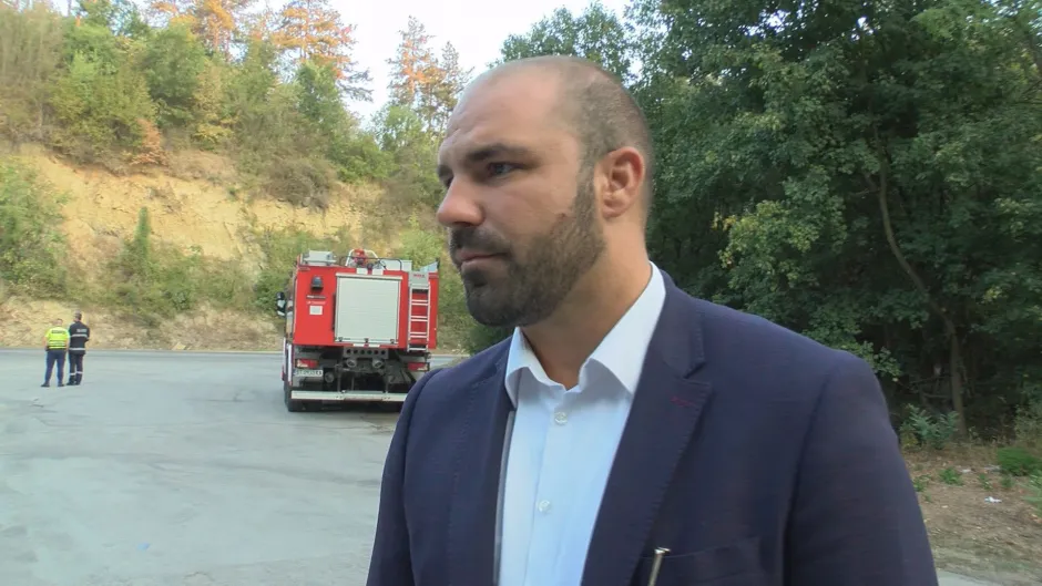 Овладяха пожара край Велико Търново, има задържан шофьор на тир