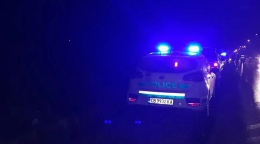 Тир удари автобус от Солун на входа на София, пътник е в болница