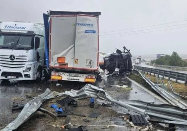 Пътнотранспортно произшествие затруднява движението по автомагистрала Хемус съобщават от Европейския