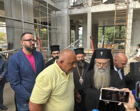 Над 2 млн. лв. нужни за довършване на новата църква Тракия, Борисов обеща да ги намерят