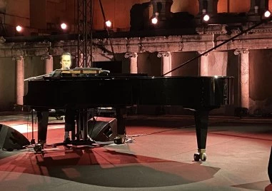 Журналистът пътешественик търсач на интересни истории и автор на биографични