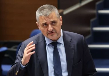 Кирил Добрев: Има тотална самодейност при атракционните влакчета