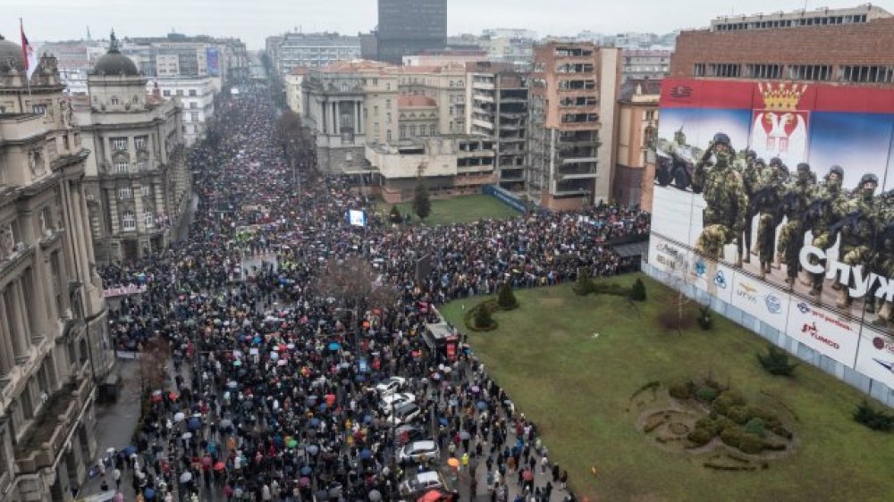 Докладчикът на ЕП за Сърбия: Страната не може да влезе в ЕС в това състояние