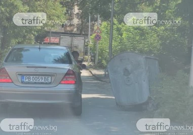 Безотговорност на пътя: Дете виси през прозорец на движеща се кола в Пловдив