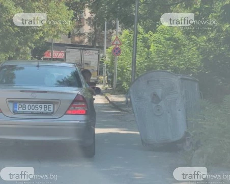Безотговорност на пътя: Дете виси през прозорец на движеща се кола в Пловдив