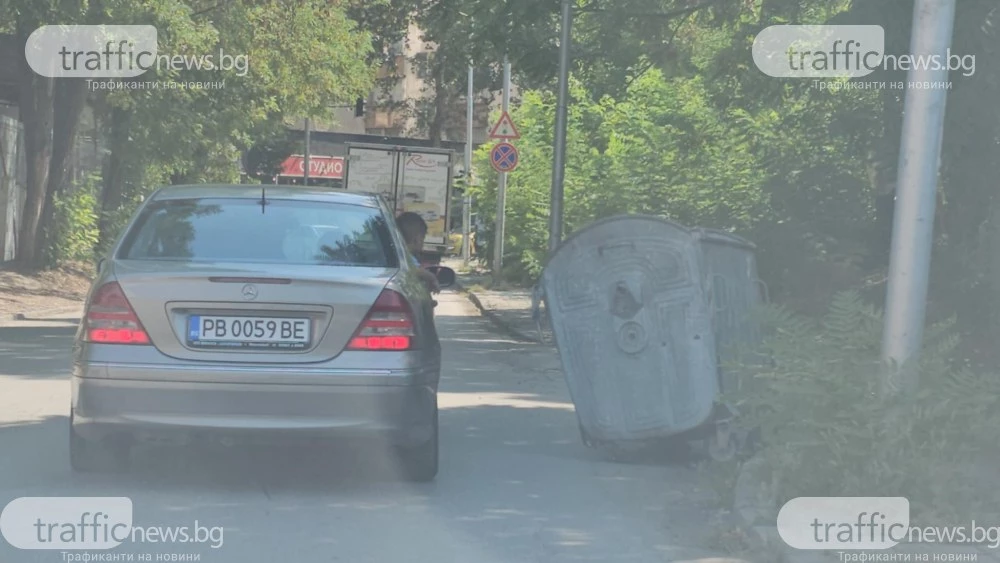 Безотговорност на пътя: Дете виси през прозорец на движеща се кола в Пловдив