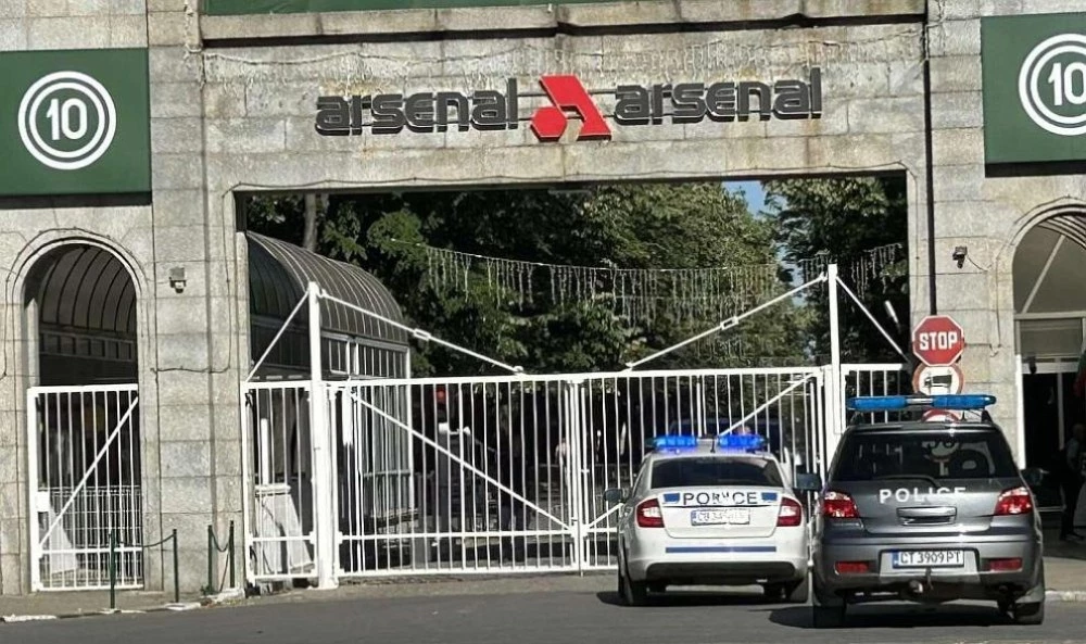 Почина багеристът, който пострада при инцидент в завод „Арсенал