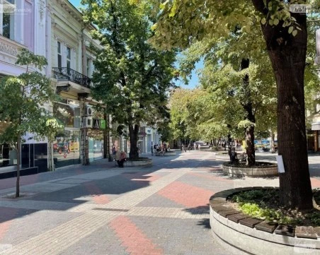 Предимно слънчево и топло време днес в Пловдив