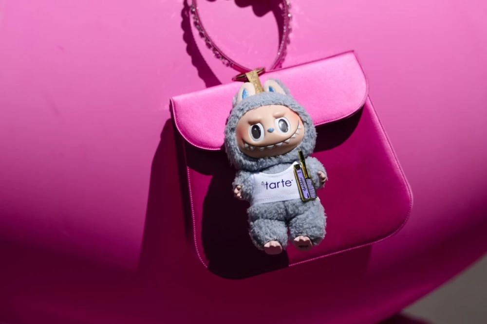 Какво превърна фигурките Labubu в глобален феномен?