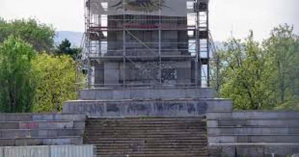 Какво се случва с Паметника на съветската армия?