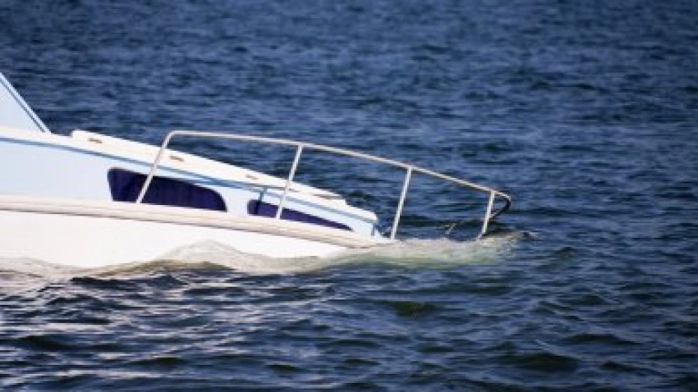 Спасиха капитан на яхта, обърнала се в морето край Бургас