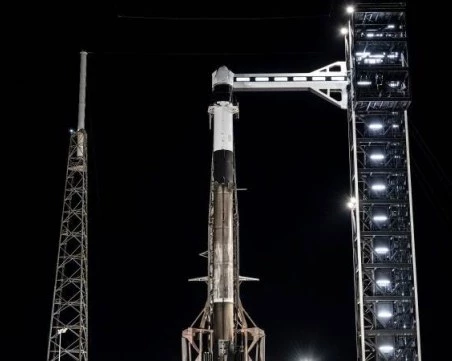 SpaceX изстреля космическия кораб Dragon за снабдяване на МКС