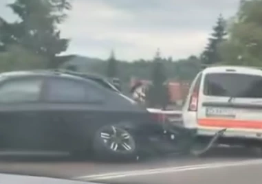 Мъж е с опасност за живота след катастрофа край София