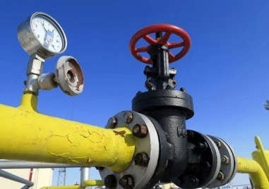 Цената на природния газ в Европа се понижи, но в България има ръст