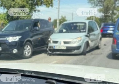 Катастрофа между две коли на Скобелева майка създаде голямо задръстване