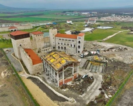 Дружествата около 