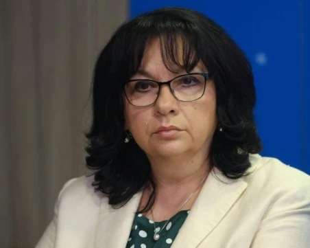 Теменужка Петкова: Асен Василев ще влезе в учебниците като пример как не бива да се управляват парите