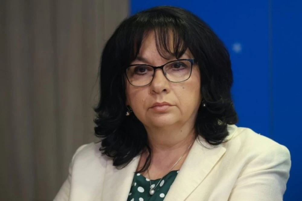 Теменужка Петкова: Асен Василев ще влезе в учебниците като пример как не бива да се управляват парите