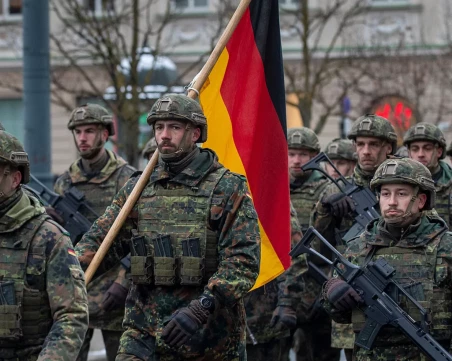Германската армия връща наборната военна служба, но тя няма да е задължителна