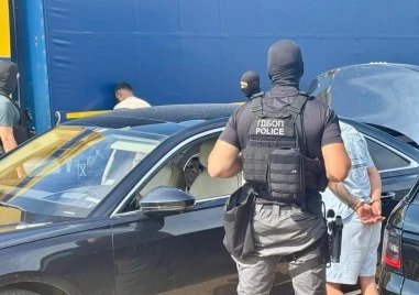 При спецакция на ГДБОП заловиха двама с 15 килограма канабис в София