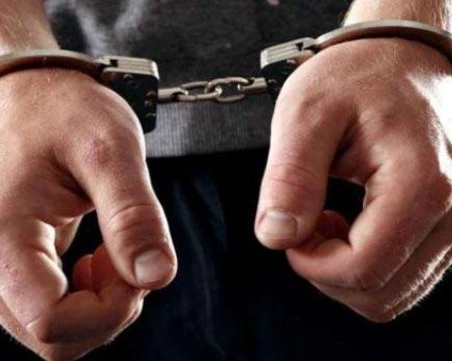 44-годишен рецидивист е задържан за кражба на маратонки от блок в Тракия