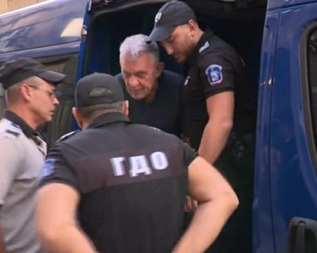 Паскал влезе в Антикорпуционната комисия за разпити