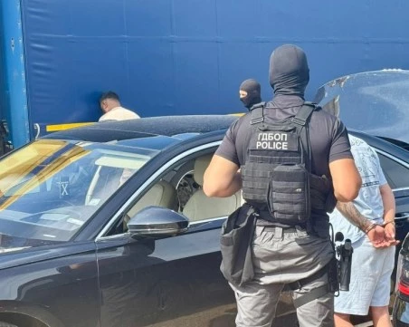 При спецакция на ГДБОП заловиха двама с 15 килограма канабис в София