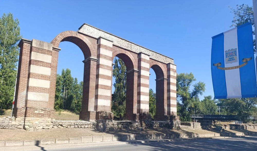 Почистиха Римския акведукт на Коматевско шосе