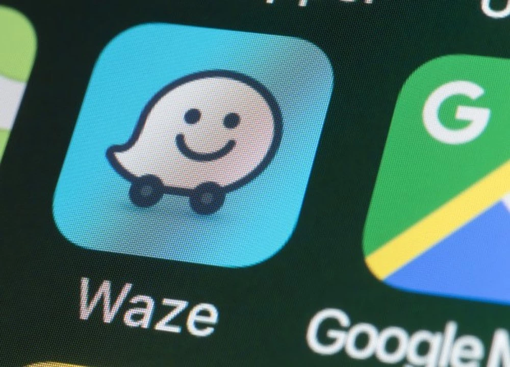Приложението Waze вече е с нови и подобрени функции, лови и най-хитрите камери