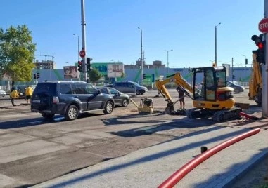 Асфалтират кръстовището, което предизвика транспортен хаос в Кючука