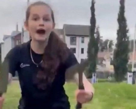 12-годишно момиче размаха нож и брадва срещу българин в Шотландия ВИДЕО