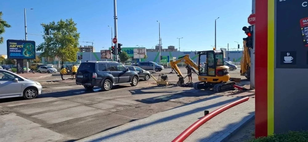 Асфалтират кръстовището, което предизвика транспортен хаос в Кючука