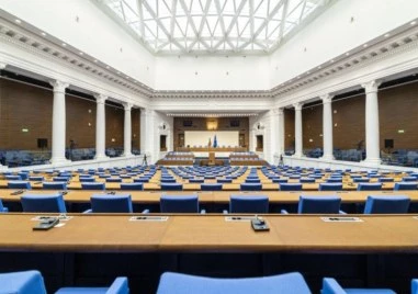 За 3,5 милиона лева купуват нова система за гласуване в Народното събрание